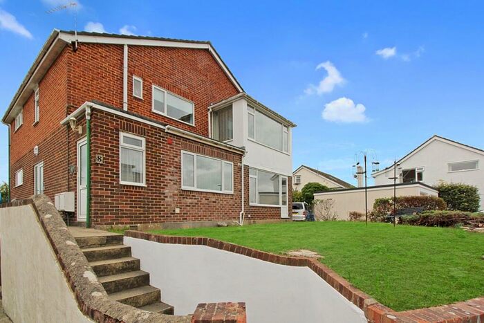 2 Bedroom Apartment To Rent In Daylesford Road, Whitecliff, Poole, BH14