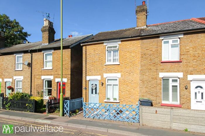 2 Bedroom End Of Terrace House For Sale In Burford Street, Hoddesdon, EN11