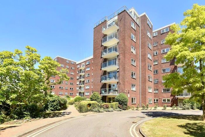 2 Bedroom Flat To Rent In Hillcrest Road, London, W5
