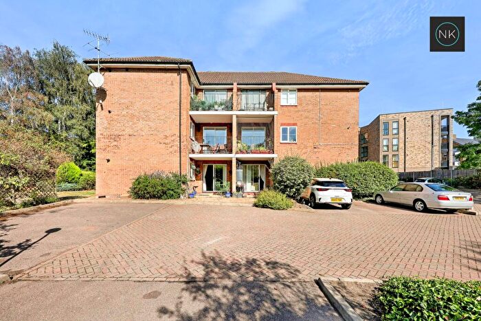 2 Bedroom Apartment For Sale In Maystocks Court, Chigwell Road, South Woodford, London, E18