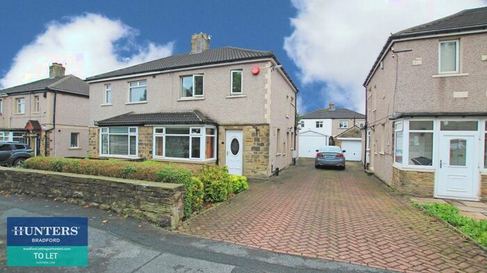 3 Bedroom House To Rent In Odsal Road, Bradford, BD6