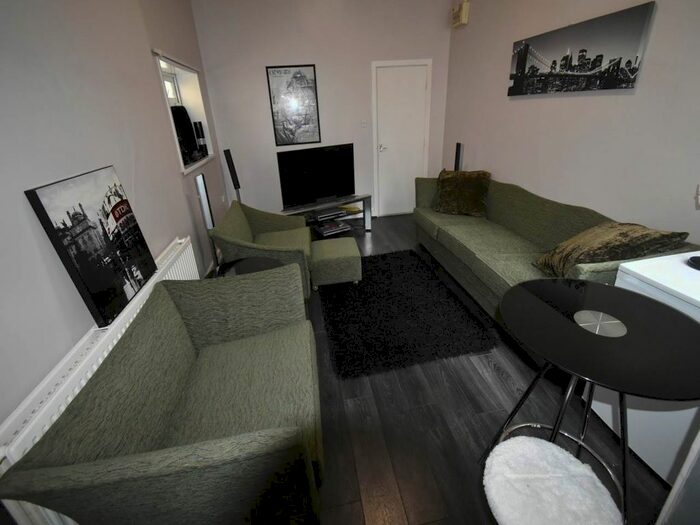 1 Bedroom Flat To Rent In Devon Terrace, Uplands, Swansea, SA1