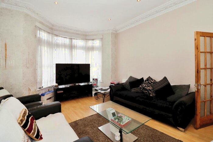 3 Bedroom Terraced House For Sale In Stapleton Road, Bristol, BS5