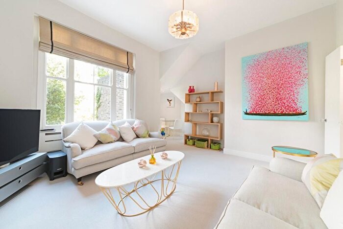 1 Bedroom Flat To Rent In Blenheim Crescent, W11
