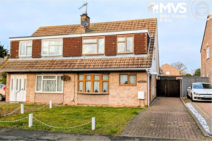 3 Bedroom Semi-Detached House For Sale In Farmleigh Avenue, Great Clacton, CO15