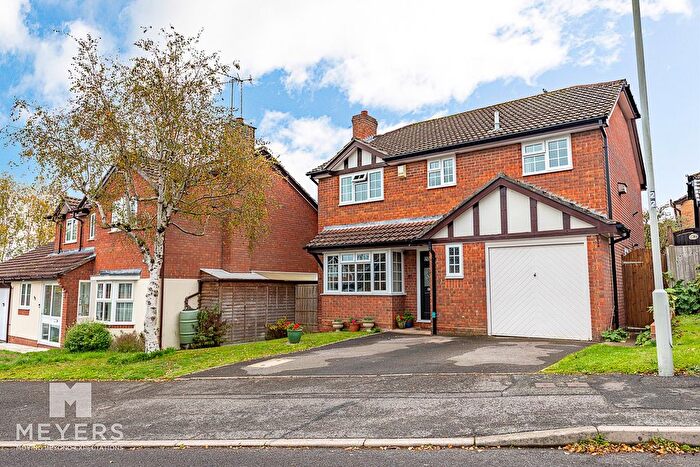 4 Bedroom Detached House For Sale In Pilsdon Drive, Poole, BH17