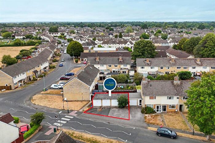 4 Bedroom Garage / Parking For Sale In Garages + Forecourt | Cirencester, GL7
