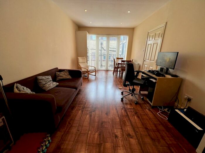 2 Bedroom Flat To Rent In Darby Drive, , Waltham Abbey, EN9