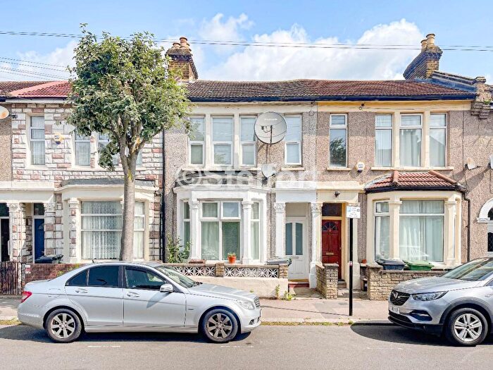 4 Bedroom Terraced House To Rent In Ferndale Road, London, E11