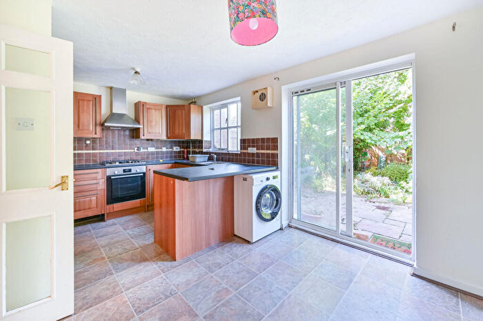 3 Bedroom House To Rent In Abbotswood Road, East Dulwich, London, SE22