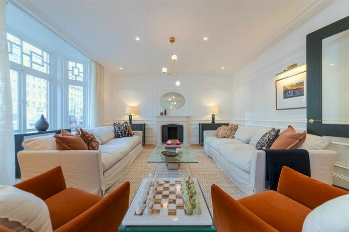 3 Bedroom Flat To Rent In Portman Mansions, Chiltern Street, London, W1U