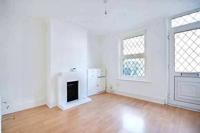 2 Bedroom End Of Terrace House To Rent In Pope Street, Maidstone, ME16