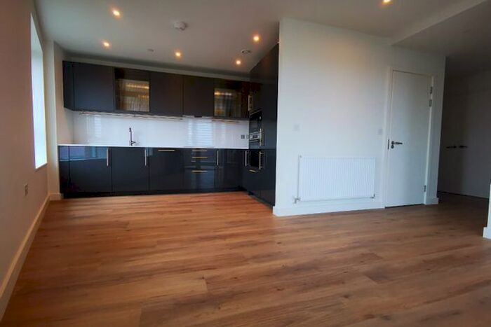 2 Bedroom Flat To Rent In Alington Apartments, London, N8