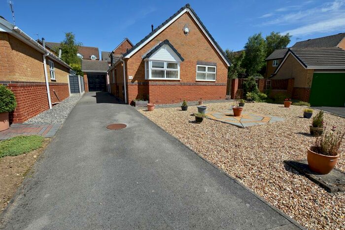 2 Bedroom Detached Bungalow To Rent In Kiveton Gardens, Kiveton Park, Sheffield, S26