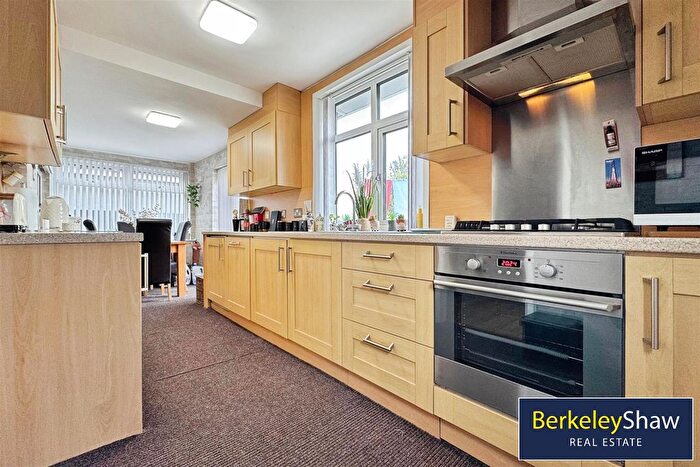 2 Bedroom Detached Bungalow For Sale In Ennerdale Drive, Liverpool, L21