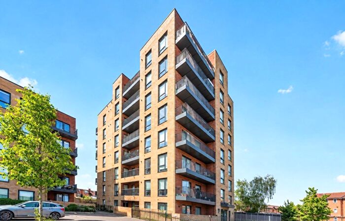 1 Bedroom Flat For Sale In Parva Grove, Perivale, Greenford, UB6