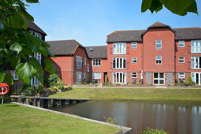 2 Bedroom Flat To Rent In Broadbridge Mill, Old Bridge Road, Chichester, PO18