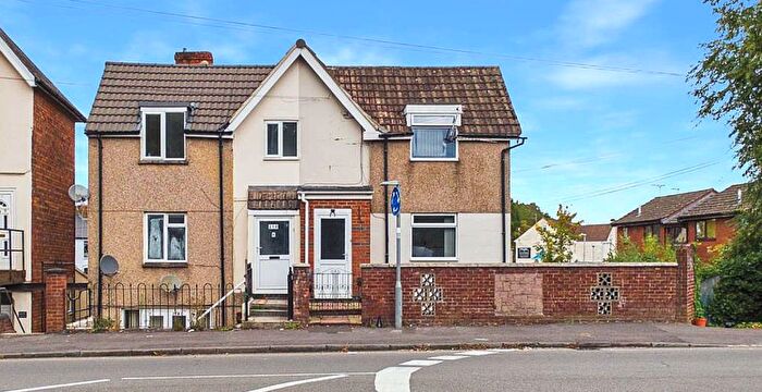 1 Bedroom Flat To Rent In Kingshill Court, Kingshill Road, Swindon, SN1
