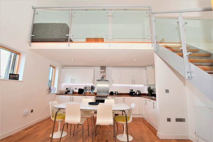 2 Bedroom Flat To Rent In Alscot Road, London, SE1