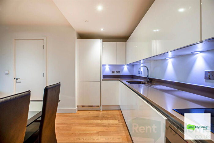 2 Bedroom Flat To Rent In Love Lane, London, SE18