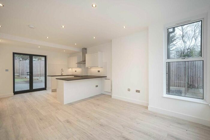 1 Bedroom Flat To Rent In Acton Lane, London, NW10