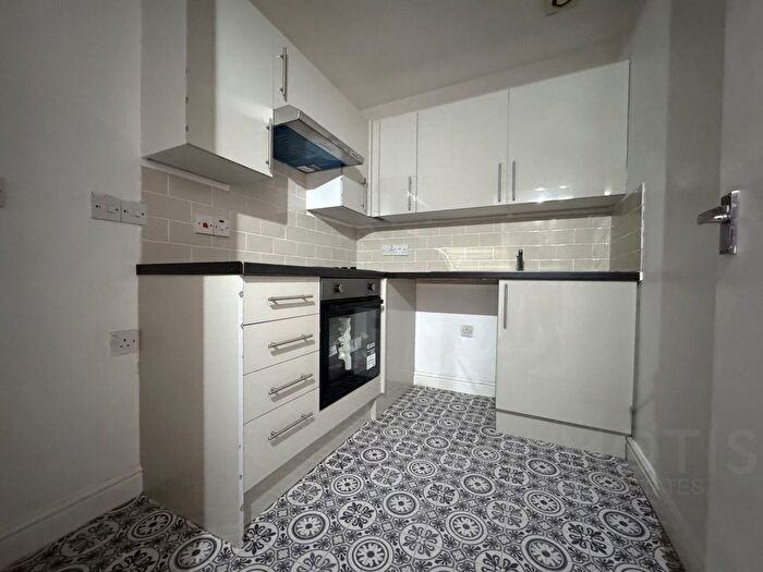 2 Bedroom Flat To Rent In Victoria Grove, Folkestone, CT20