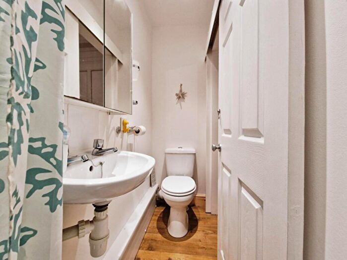 1 Bedroom Flat For Sale In Glasgow Street, Isle Of Cumbrae, KA28