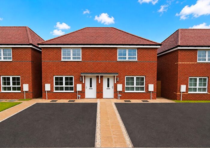 3 Bedroom Semi Detached House For Sale In Halt Road, Birmingham, B28
