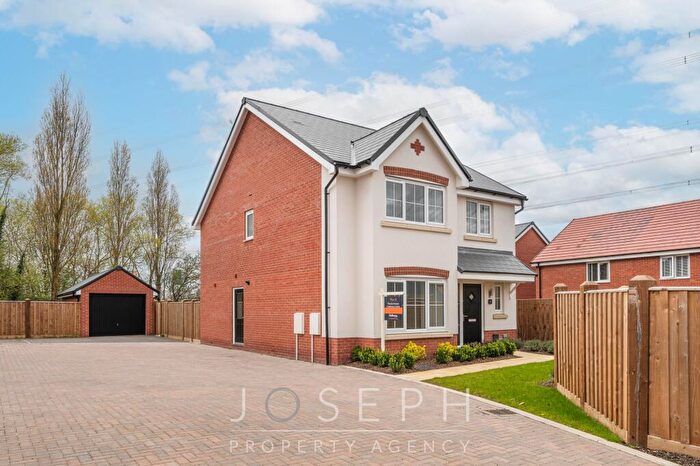4 Bedroom Detached House For Sale In Bronze Barrow Way, Bramford, IP8