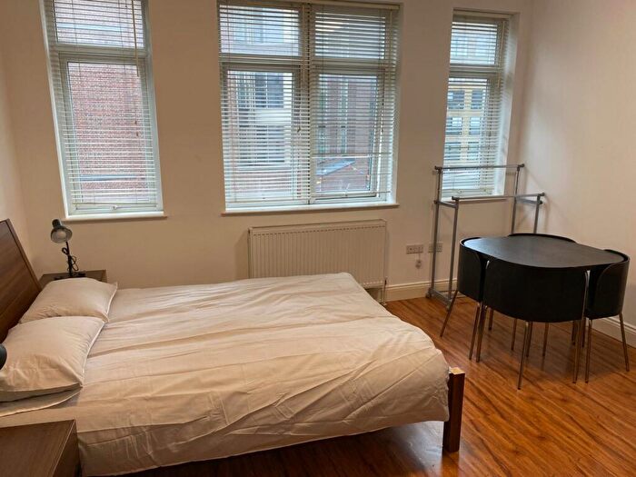 Studio To Rent In London, E1