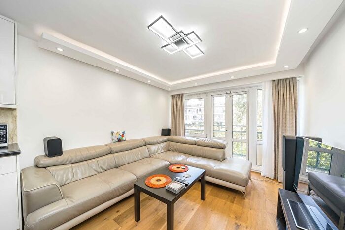 2 Bedroom Flat To Rent In Grafton Road, Kentish Town, NW5