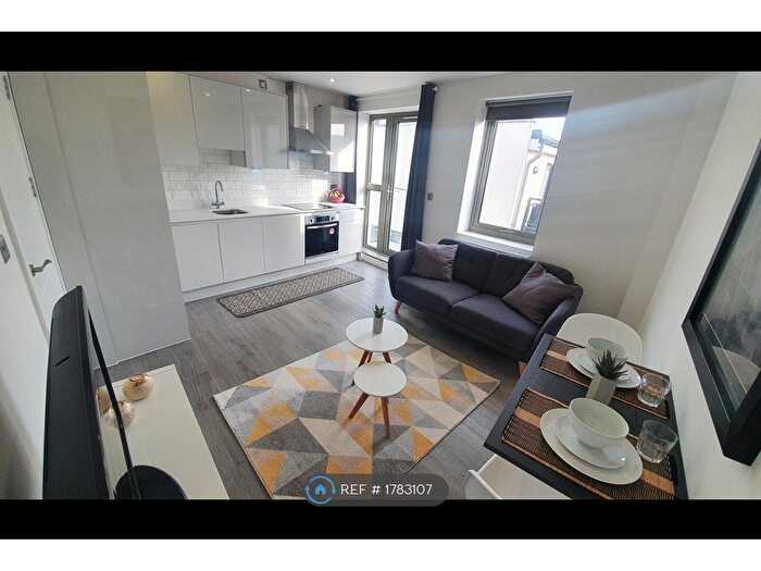 1 Bedroom Flat To Rent In Commercial Road, London, E1