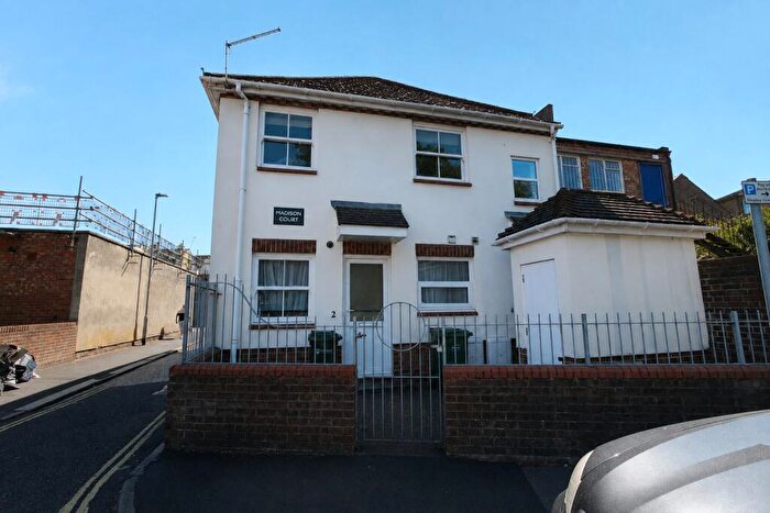 1 Bedroom Flat To Rent In Flat Madison Court, Heathfield Road, North End, Portsmouth, PO2