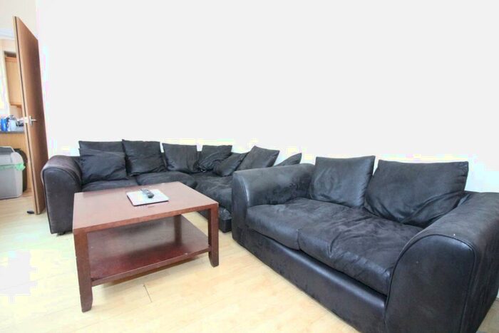 5 Bedroom Terraced House To Rent In Clun Terrace, Cathays, CF24