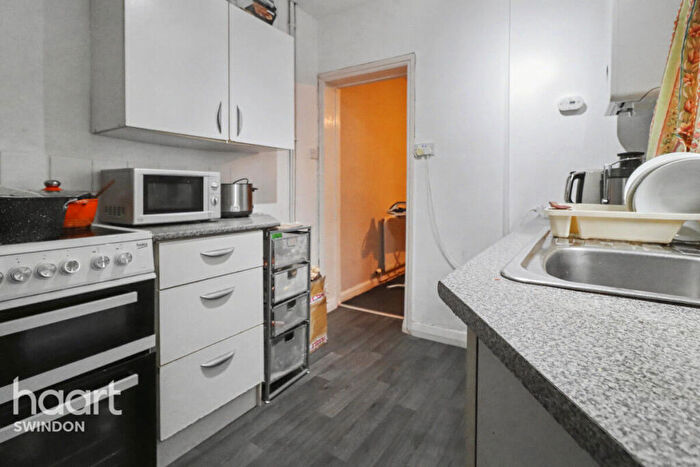 3 Bedroom Terraced House To Rent In West End Road, Swindon, SN3