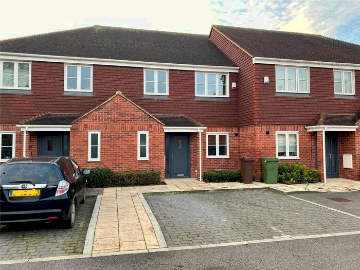 3 Bedroom Terraced House To Rent In Greatness Mill Court, Sevenoaks, Kent, TN14