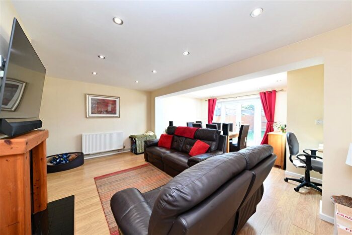 3 Bedroom Terraced House For Sale In Archer Road, Stevenage, SG1