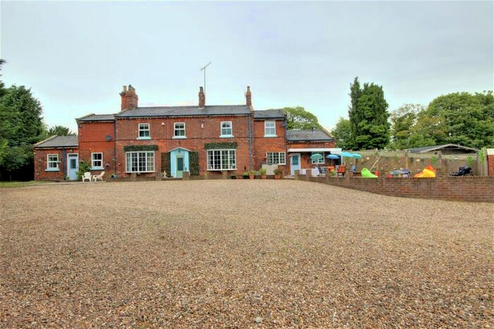 4 Bedroom Detached House For Sale In Malton Road, Cherry Burton, Beverley, HU17