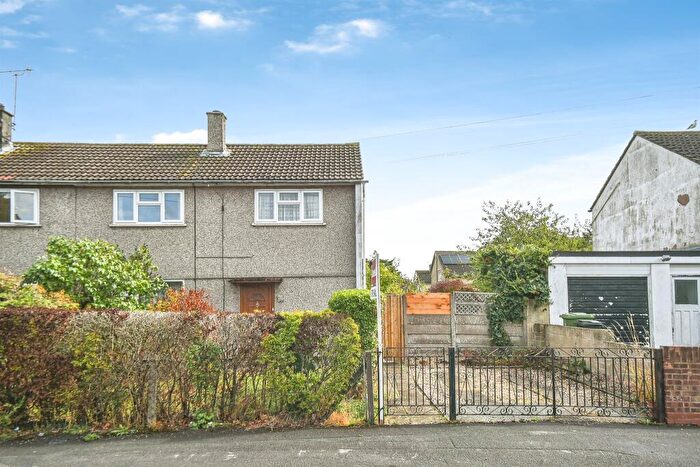 3 Bedroom End Of Terrace House For Sale In Somerville Road, Swindon, SN3