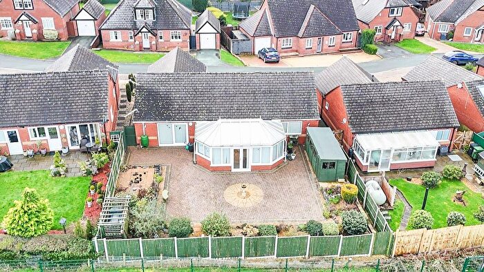 3 Bedroom Detached Bungalow For Sale In Parc Caradog, Trewern, SY21