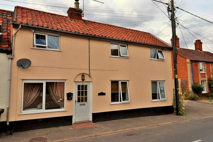 3 Bedroom Semi-Detached House For Sale In High Street, Hopton, Diss, IP22