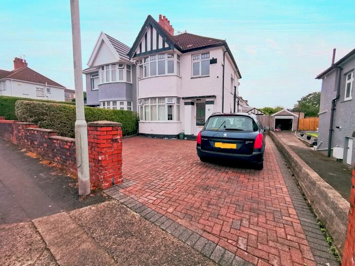3 Bedroom House To Rent In Harlech Crescent, Sketty, SA2
