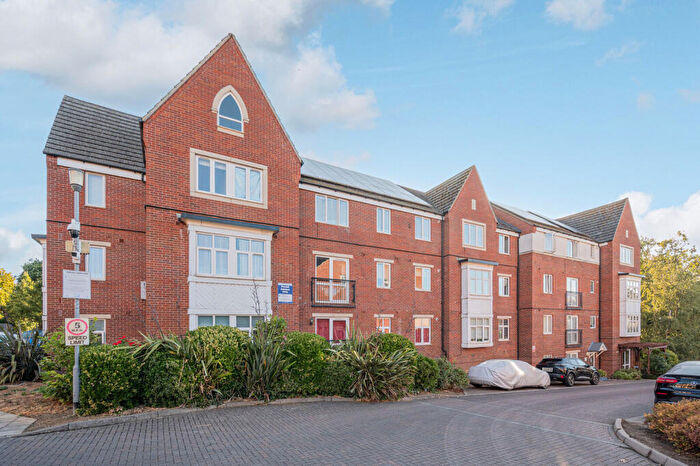 2 Bedroom Flat For Sale In William Court, Chalfont Road, South Norwood, London, SE25