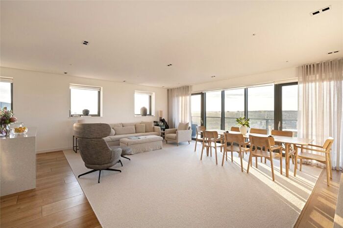 4 Bedroom Flat To Rent In Brock Street, Euston, London, NW1