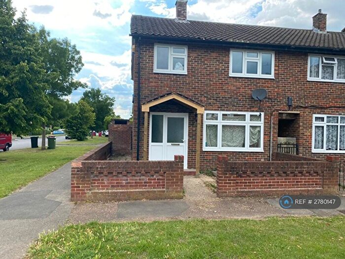 3 Bedroom End Of Terrace House To Rent In Whittaker Road, Slough, SL2