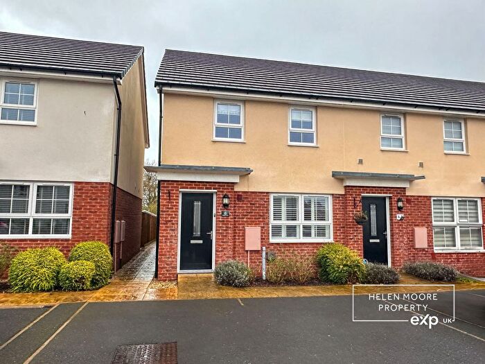 3 Bedroom End Of Terrace House For Sale In Pailgate Drive, Ivybridge, Devon, PL21
