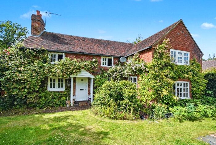 4 Bedroom Detached House For Sale In Gardeners Hill Road, Wrecclesham, Farnham, Surrey, GU10