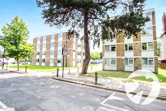 2 Bedroom Flat For Sale In West Park, London, SE9