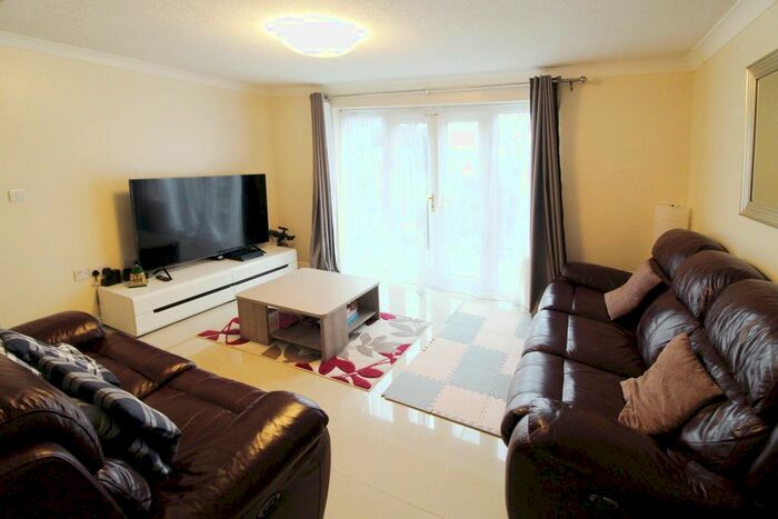 3 Bedroom Detached House To Rent In Perendale Rise, Bolton, BL1