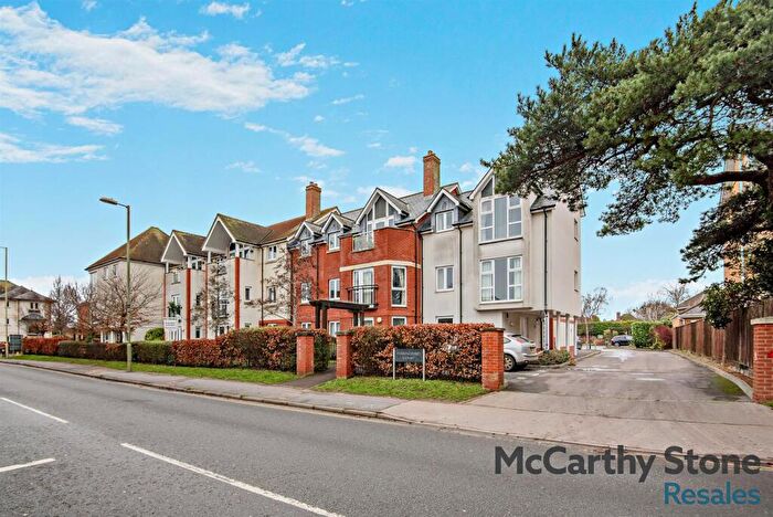 1 Bedroom Apartment For Sale In Farringford Court, Avenue Road, Lymington, Hampshire, SO41